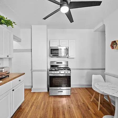 Center Of Little Italy #1 Apartment Cleveland Exterior photo